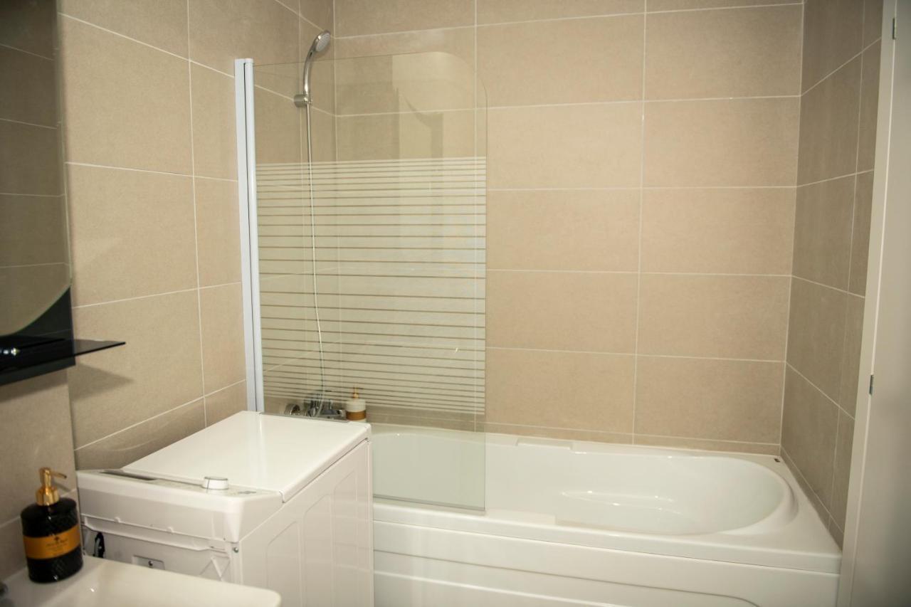 Raphael Apartment North Bucharest Cosmopolis Stefanestii de Jos المظهر الخارجي الصورة